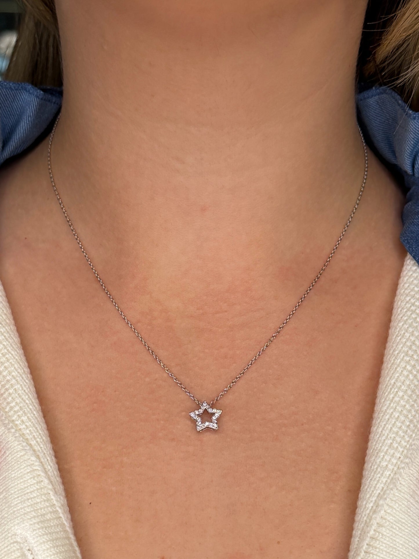 Sterling Silver 0.14 Cttw Canadian Diamond Open Star Pendant and Chain Necklace - 16"-18" (I Color, I1-I2 Clarity)